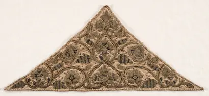 Dokumentasi museum Forehead Cloth. Nama pembuat belum tercantum pada daftar atribusi museum.