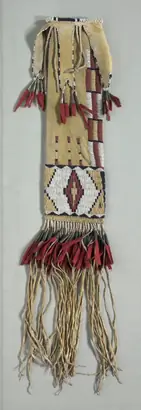 Dokumentasi museum Pipe or Tobacco Bag. Nama pembuat belum tercantum pada daftar atribusi museum.