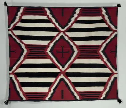 Dokumentasi museum Fourth-Phase Chief Blanket Style Rug. Nama pembuat belum tercantum pada daftar atribusi museum.