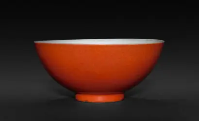Dokumentasi museum Wine Cup with Monochrome Red Glaze. Nama pembuat belum tercantum pada daftar atribusi museum.