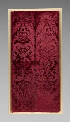 Dokumentasi museum Procurator’s Velvet Stole. Nama pembuat belum tercantum pada daftar atribusi museum.