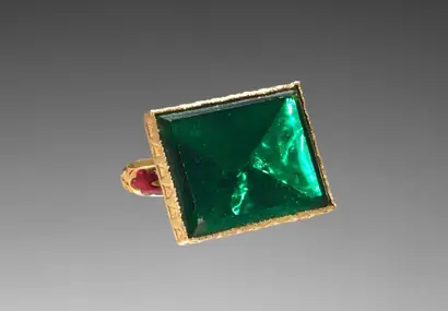 Dokumentasi museum Ring. Nama pembuat belum tercantum pada daftar atribusi museum.