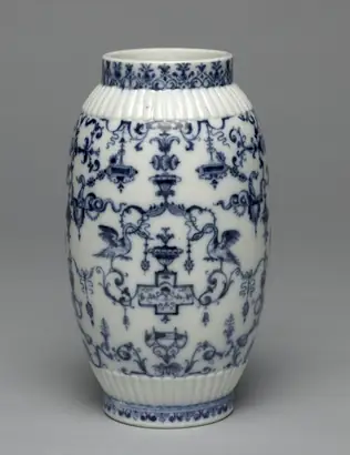 Dokumentasi museum Vase. attributed to: Saint Cloud Porcelain Factory (French).
