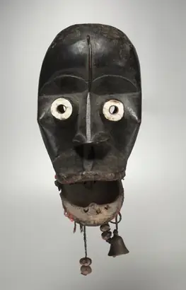 Dokumentasi museum Mask. Nama pembuat belum tercantum pada daftar atribusi museum.