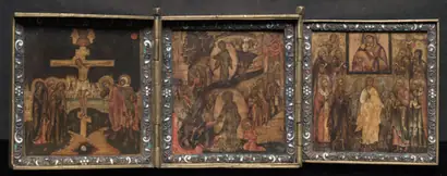 Dokumentasi museum Portable Triptych Icon. Nama pembuat belum tercantum pada daftar atribusi museum.