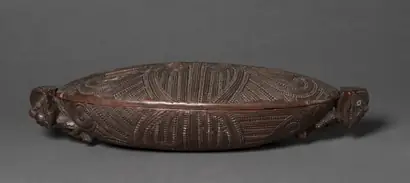 Dokumentasi museum Treasure Box (Wakahuia). Nama pembuat belum tercantum pada daftar atribusi museum.