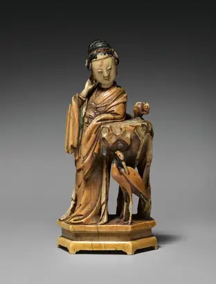 Dokumentasi museum Female Figure with Crane and Squirrel. Nama pembuat belum tercantum pada daftar atribusi museum.