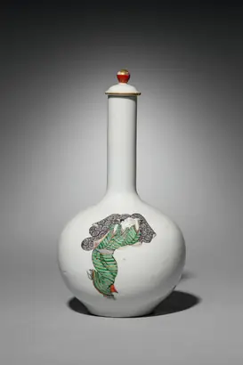 Dokumentasi museum Sake Bottle with Three Figures. Nama pembuat belum tercantum pada daftar atribusi museum.
