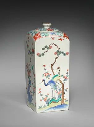 Dokumentasi museum Square Jar with Birds and Flowers. Nama pembuat belum tercantum pada daftar atribusi museum.