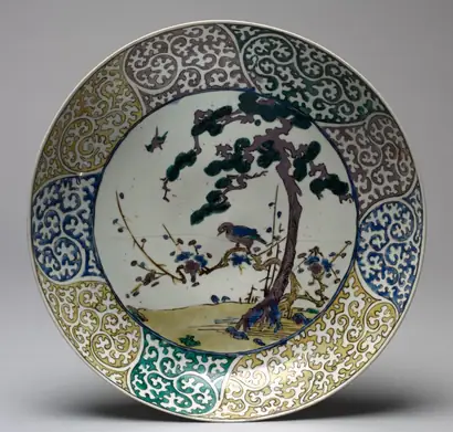 Dokumentasi museum Plate with Bird and Flower. Nama pembuat belum tercantum pada daftar atribusi museum.