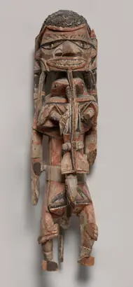 Dokumentasi museum Malagan Memorial Festival Pole. Nama pembuat belum tercantum pada daftar atribusi museum.