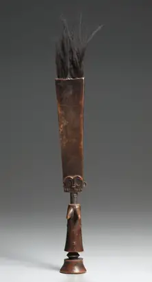 Dokumentasi museum Female Figure (akua'ba). Nama pembuat belum tercantum pada daftar atribusi museum.