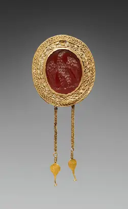 Dokumentasi museum Intaglio: Imperial Eagle. Nama pembuat belum tercantum pada daftar atribusi museum.