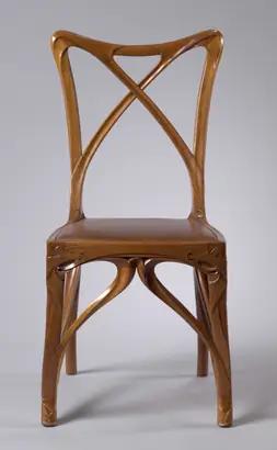 Dokumentasi museum Side Chair. Nama pembuat belum tercantum pada daftar atribusi museum.