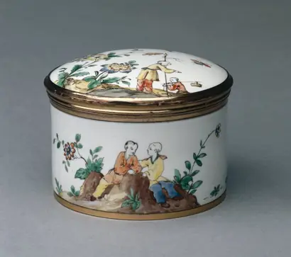 Dokumentasi museum Snuff Box (Tabatière). manufacturer: Chantilly Porcelain Factory (French).