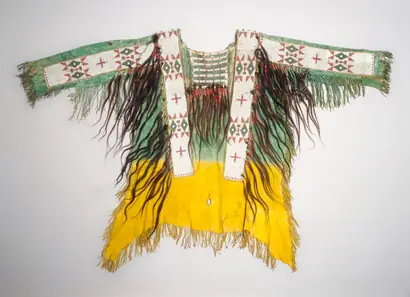Dokumentasi museum Hide Shirt. Nama pembuat belum tercantum pada daftar atribusi museum.
