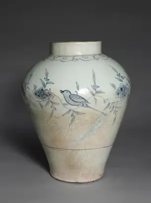 Dokumentasi museum Jar with Bird and Flower Decoration. Nama pembuat belum tercantum pada daftar atribusi museum.