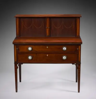 Dokumentasi museum Tambour Desk. fabricated by: John Seymour (American, 1738–1818); fabricated by: Thomas Seymour (American, 1771–1848).