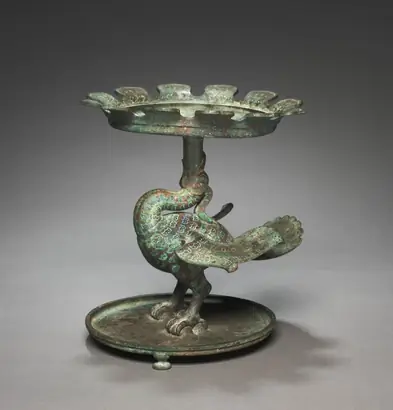 Dokumentasi museum Shallow Basin Supported by a Bird (Bian). Nama pembuat belum tercantum pada daftar atribusi museum.