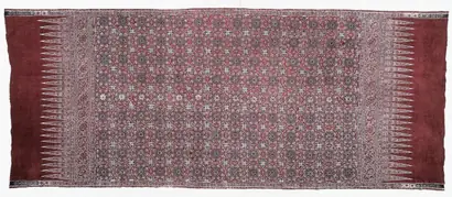 Dokumentasi museum Oversize Hip Wrapper (tapis). Nama pembuat belum tercantum pada daftar atribusi museum.