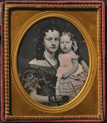 Dokumentasi museum Mother and Child. Nama pembuat belum tercantum pada daftar atribusi museum.