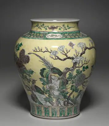 Dokumentasi museum Jar with Flowers, Rocks and Pheasants. Nama pembuat belum tercantum pada daftar atribusi museum.