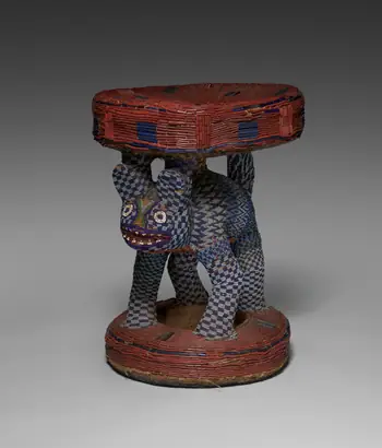 Dokumentasi museum Prestige stool (Kuo fo). Nama pembuat belum tercantum pada daftar atribusi museum.
