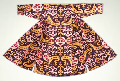 Dokumentasi museum Woman’s Robe (munisak). Nama pembuat belum tercantum pada daftar atribusi museum.