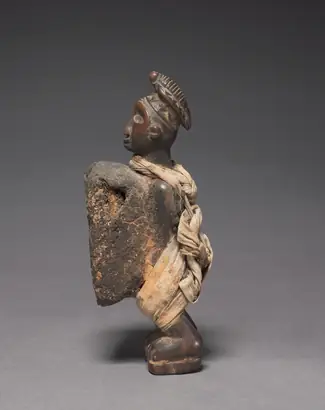 Dokumentasi museum Male Figure (Nkisi). Nama pembuat belum tercantum pada daftar atribusi museum.