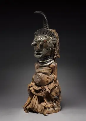 Dokumentasi museum Male Figure (nkishi). Nama pembuat belum tercantum pada daftar atribusi museum.