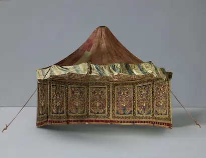 Dokumentasi museum Royal Round Tent Made for Muhammad Shah. Nama pembuat belum tercantum pada daftar atribusi museum.