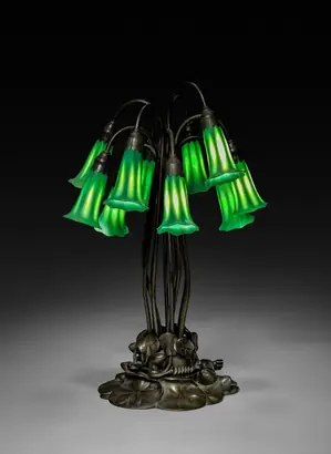 Dokumentasi museum Pond Lily Table Lamp. maker: Tiffany Studios (United States, New York, 1902–32).