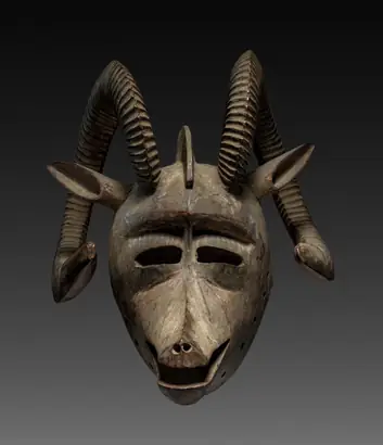 Dokumentasi museum Ram Mask (Bolo). Nama pembuat belum tercantum pada daftar atribusi museum.
