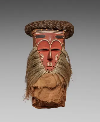 Dokumentasi museum Mask (munyangi or kindjinga). attributed to: Kiyova of Luaya Ndambo, Democratic Republic of the Congo (Pende people).