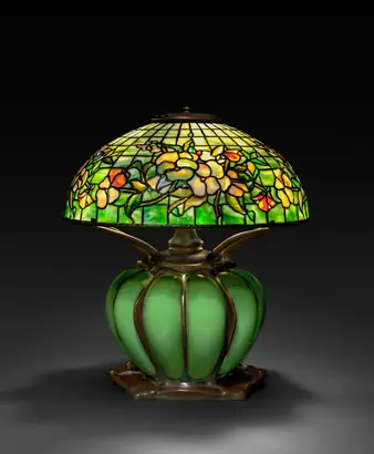 Dokumentasi museum Pansy Border Table Lamp. probably by: designer: Clara Wolcott Driscoll (American, 1861–1944); maker: Tiffany Studios (United States, New York, 1902–32).