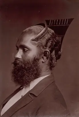 Dokumentasi museum Sinhalese Man. Scowen & Co. (British, active Ceylon, 1876–1895); or: Skeen & Co. (British, active 1860–1920).