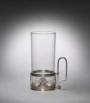Dokumentasi museum Tea Cup and Holder. maker: House of Fabergé (Russian, 1842–1918).