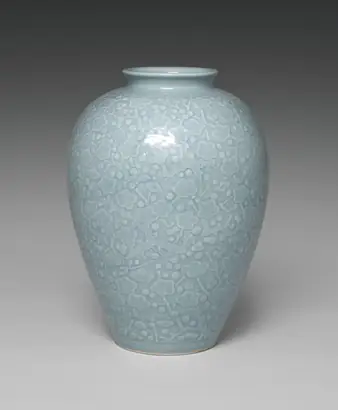 Dokumentasi museum Vase with Plum Blossoms. Peran menurut katalog: Seifū Yohei IV (Japanese, 1872–1951).