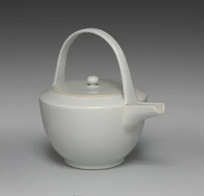 Dokumentasi museum Sake Pourer. Peran menurut katalog: Seifū Yohei III (Japanese, 1851–1914).