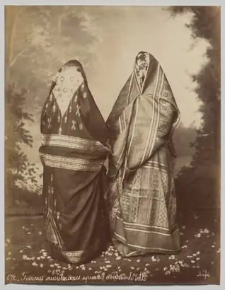 Dokumentasi museum Femmes musulmanes Syriennes à Beyrouth, Costume de Ville. Félix Bonfils (French, 1831–1885).