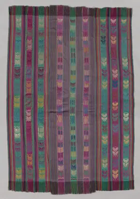 Dokumentasi museum Wrapper (Lamba Akotifahana). Nama pembuat belum tercantum pada daftar atribusi museum.