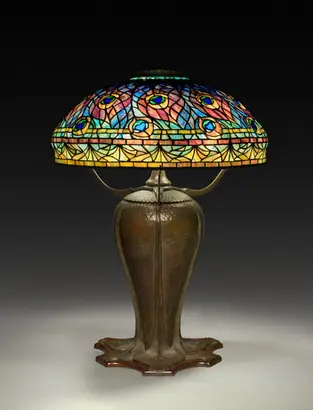 Dokumentasi museum Peacock Table Lamp. probably by: designer: Clara Wolcott Driscoll (American, 1861–1944); maker: Tiffany Studios (United States, New York, 1902–32).