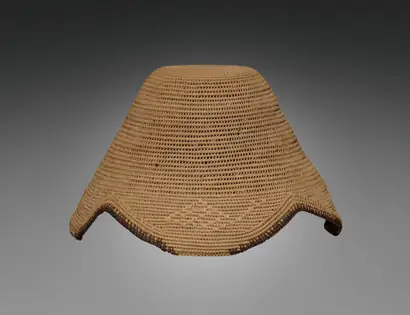 Dokumentasi museum Hat (laket). Nama pembuat belum tercantum pada daftar atribusi museum.