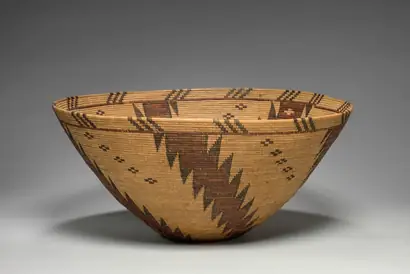 Dokumentasi museum Presentation Bowl. Nama pembuat belum tercantum pada daftar atribusi museum.