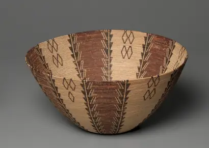 Dokumentasi museum Presentation Bowl. Nama pembuat belum tercantum pada daftar atribusi museum.