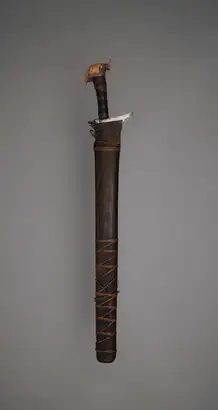 Dokumentasi museum Sword (Kalis or Sundang). Nama pembuat belum tercantum pada daftar atribusi museum.