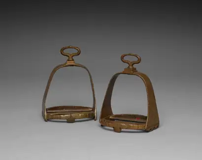 Dokumentasi museum Pair of Stirrups. Nama pembuat belum tercantum pada daftar atribusi museum.