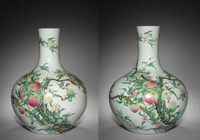 Dokumentasi “Pair of Vases”; porcelain with famille rose overglaze enamel decoration. Cleveland Museum of Art.