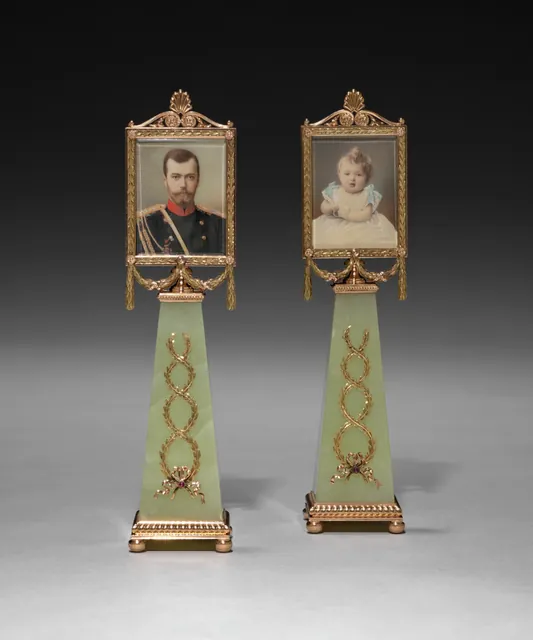 Dokumentasi “Imperial Framed Miniatures”; jade, gold, rubies, gouache, ivory, glass. Cleveland Museum of Art.