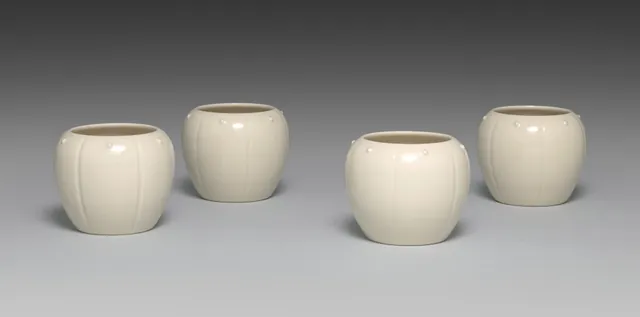 Dokumentasi “Lit Charcoal and Ash Containers”; Set of four containers; porcelain with molded design. Cleveland Museum of Art.